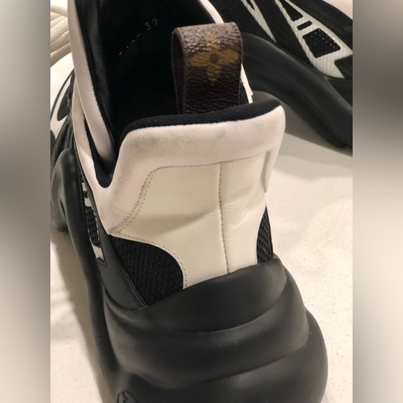 Louis Vuitton Arch Light rare color. - Picture 5 of 13